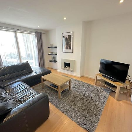 אבריסטוויט Parc Y Bryn Serviced Apartments מראה חיצוני תמונה