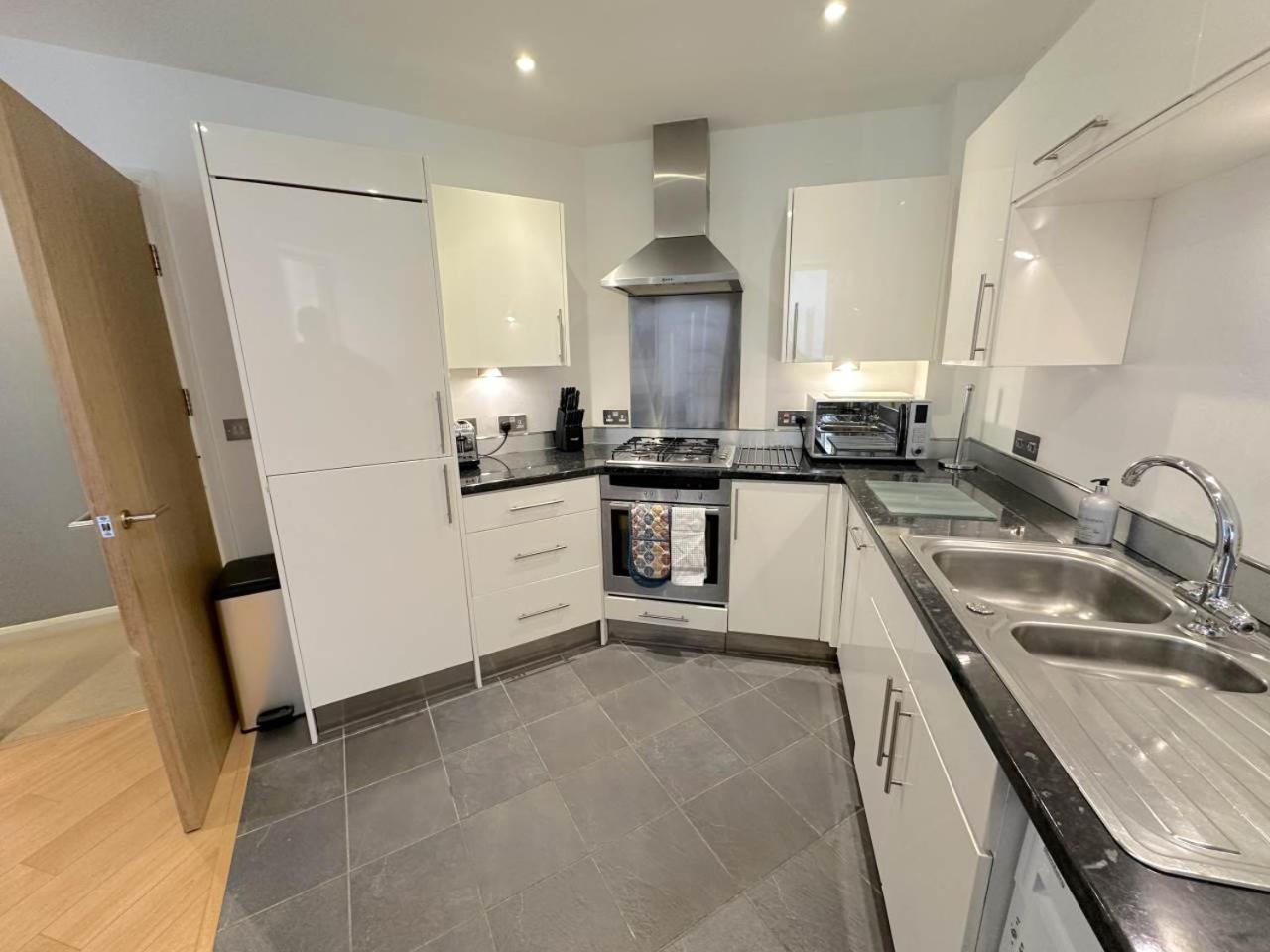 אבריסטוויט Parc Y Bryn Serviced Apartments מראה חיצוני תמונה