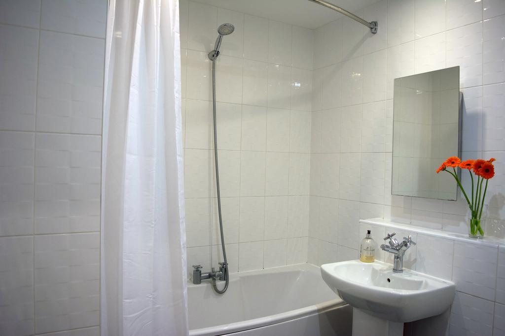 אבריסטוויט Parc Y Bryn Serviced Apartments מראה חיצוני תמונה