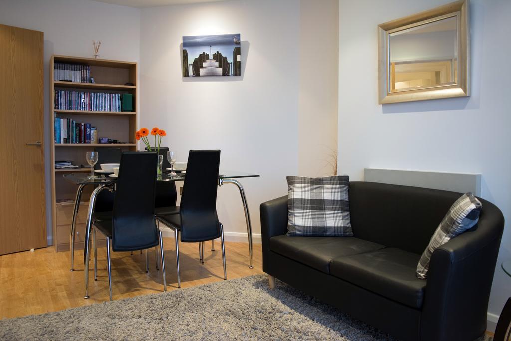 אבריסטוויט Parc Y Bryn Serviced Apartments מראה חיצוני תמונה