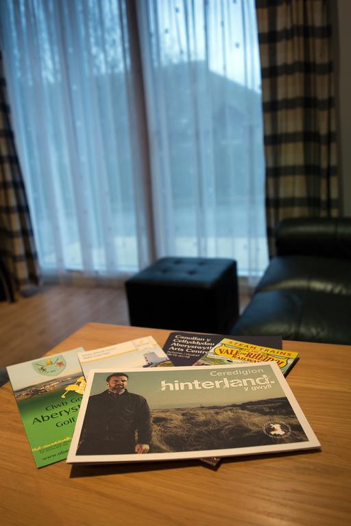 אבריסטוויט Parc Y Bryn Serviced Apartments מראה חיצוני תמונה
