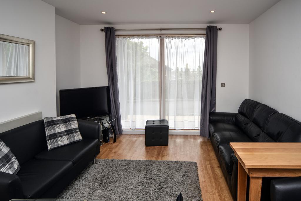 אבריסטוויט Parc Y Bryn Serviced Apartments מראה חיצוני תמונה